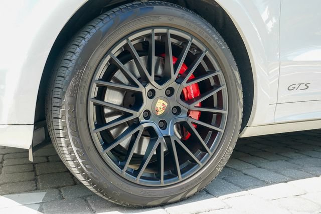 Used 2022 Porsche Cayenne GTS AWD/4WD image 43