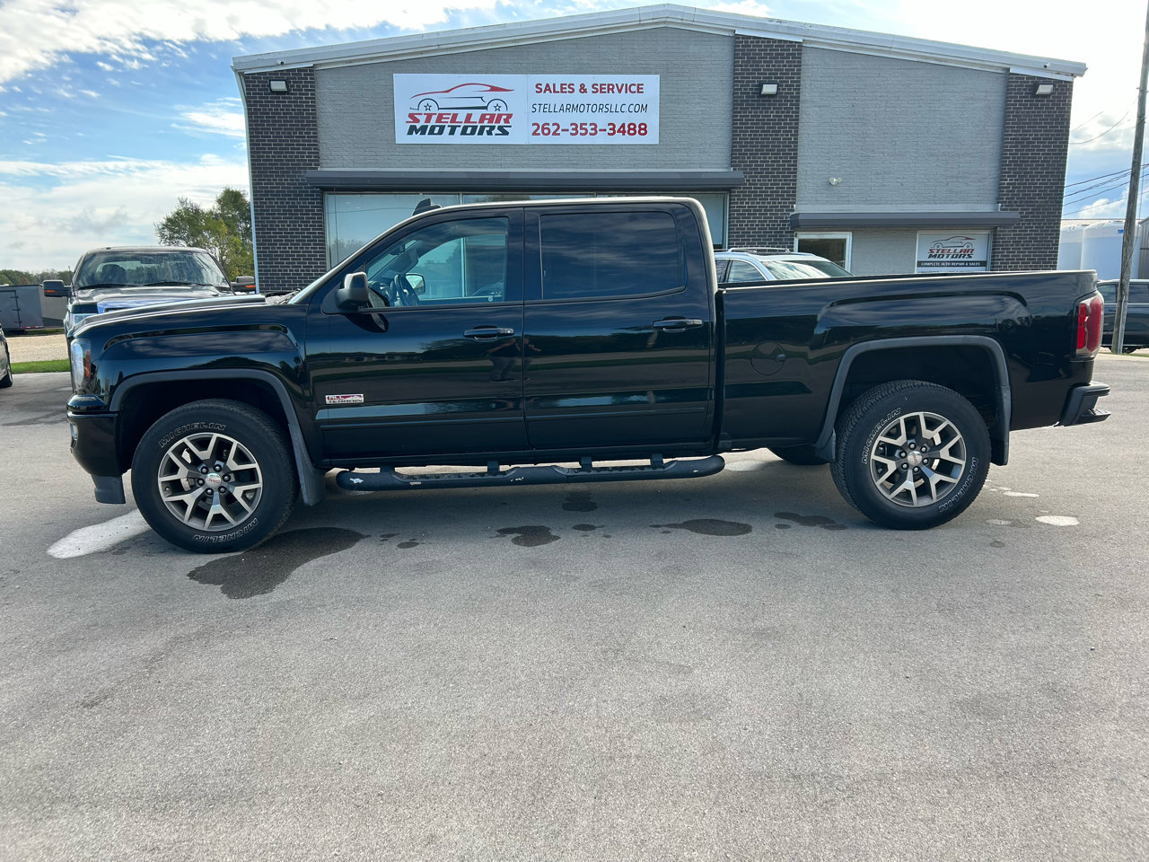 Used 2017 GMC Sierra 1500 SLT image 3