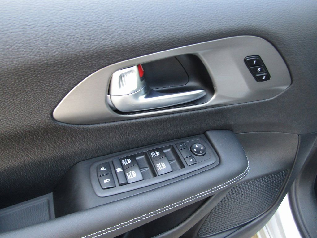 New 2026 Chrysler Pacifica Select image 23