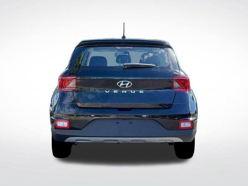 Certified 2026 Hyundai Venue SE FWD image 6