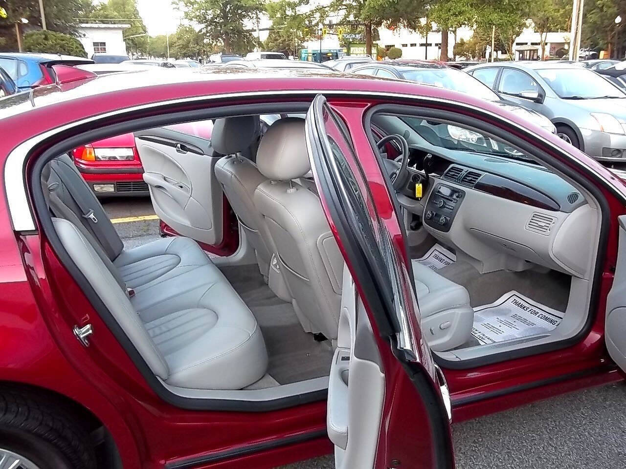 Used 2011 Buick Lucerne CXL w/ Driver Confidence Package FWD image 3