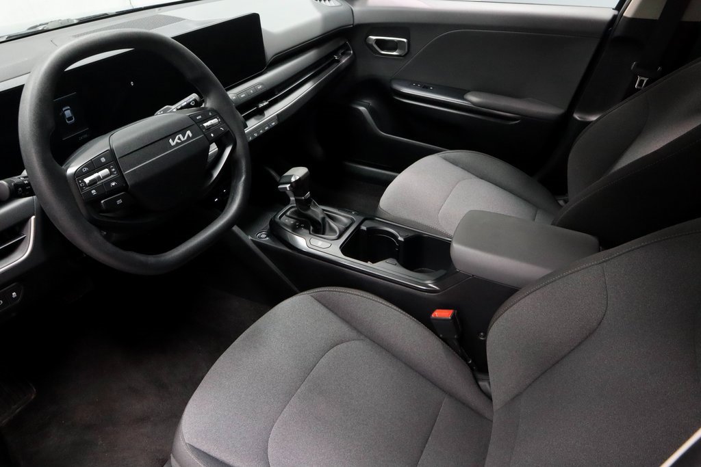 Used 2025 Kia K4 LXS image 22