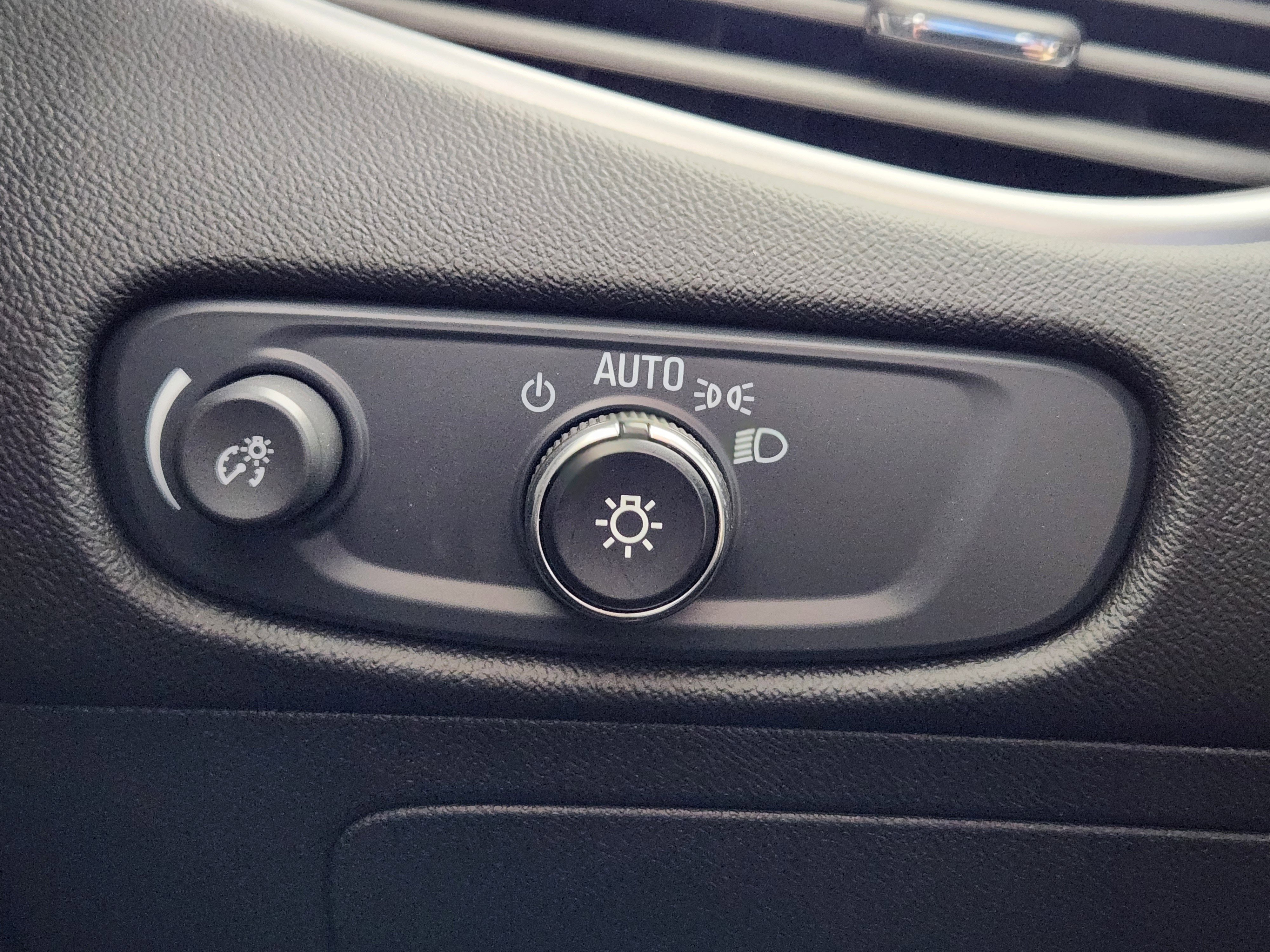Used 2025 Chevrolet Malibu LT FWD image 27