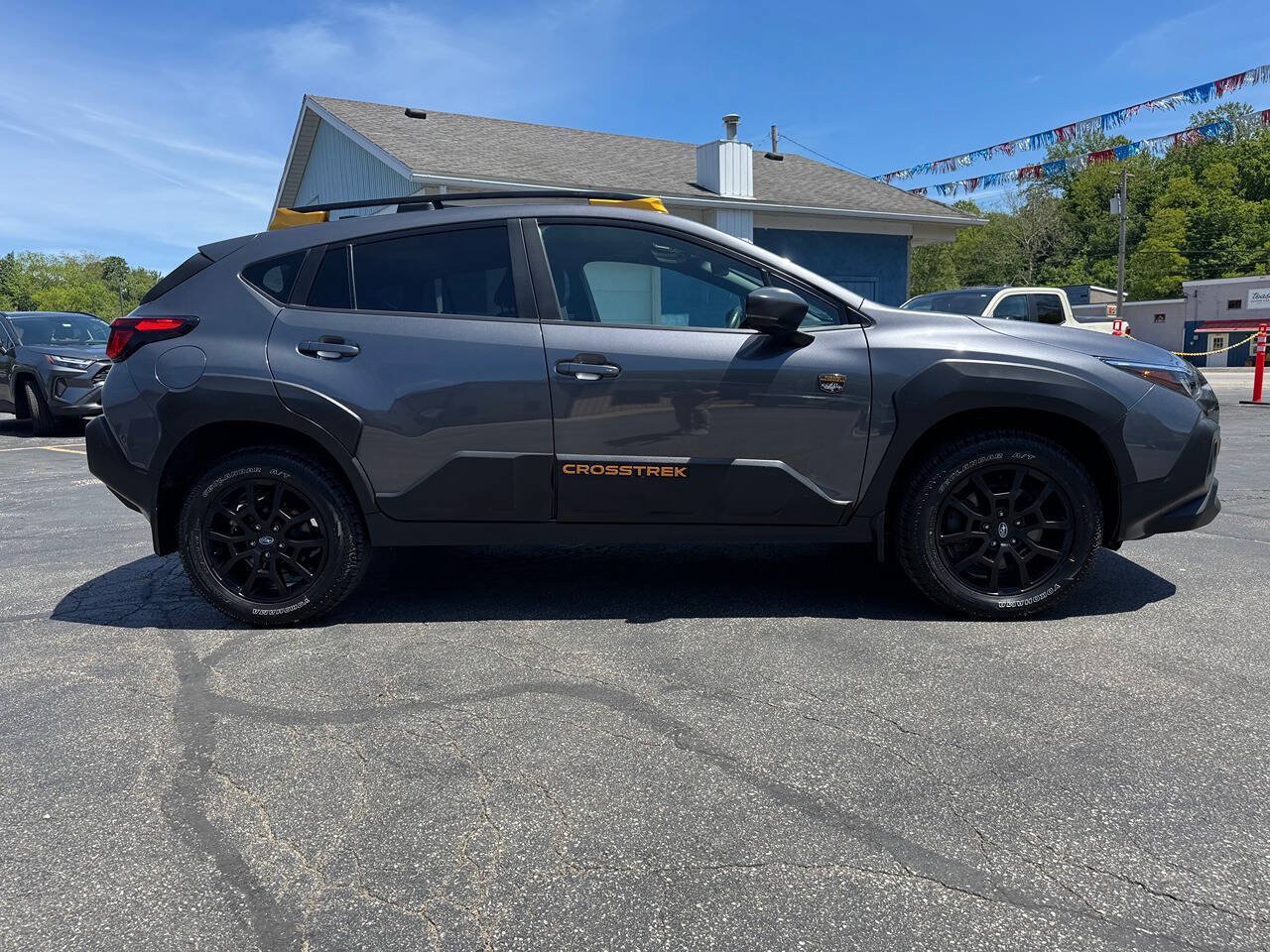 Used 2024 Subaru Crosstrek 2.5i Wilderness w/ Crosstrek Mirror Package AWD/4WD image 3