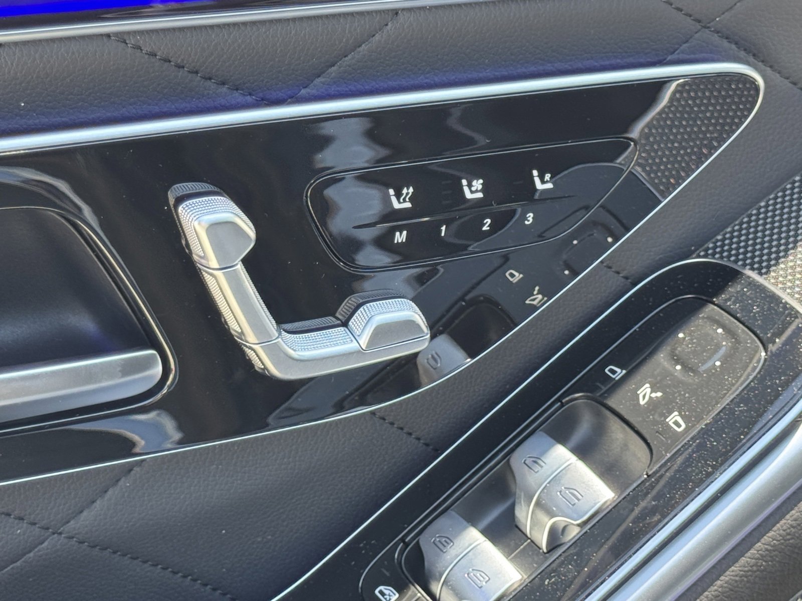 New 2026 Mercedes-Benz S 580e 4MATIC Sedan image 16