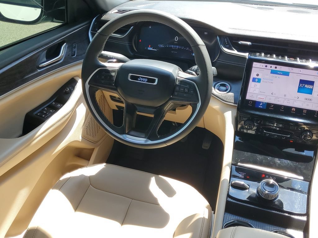Used 2024 Jeep Grand Cherokee L Limited AWD/4WD image 15
