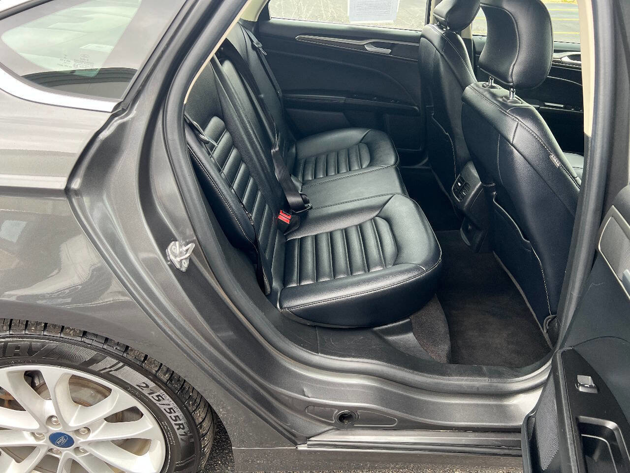 Used 2019 Ford Fusion SEL FWD image 23