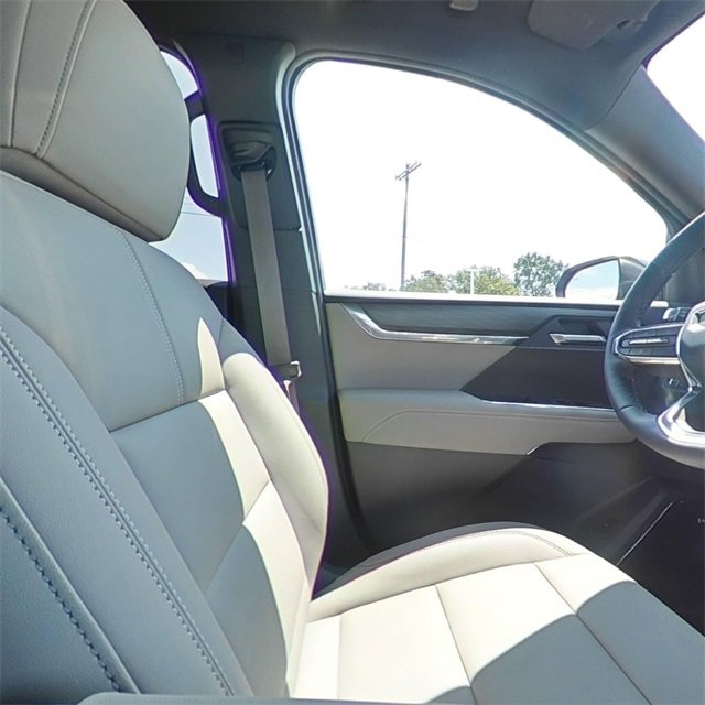 New 2025 GMC Acadia Elevation w/ Elevation Premium Package image 30