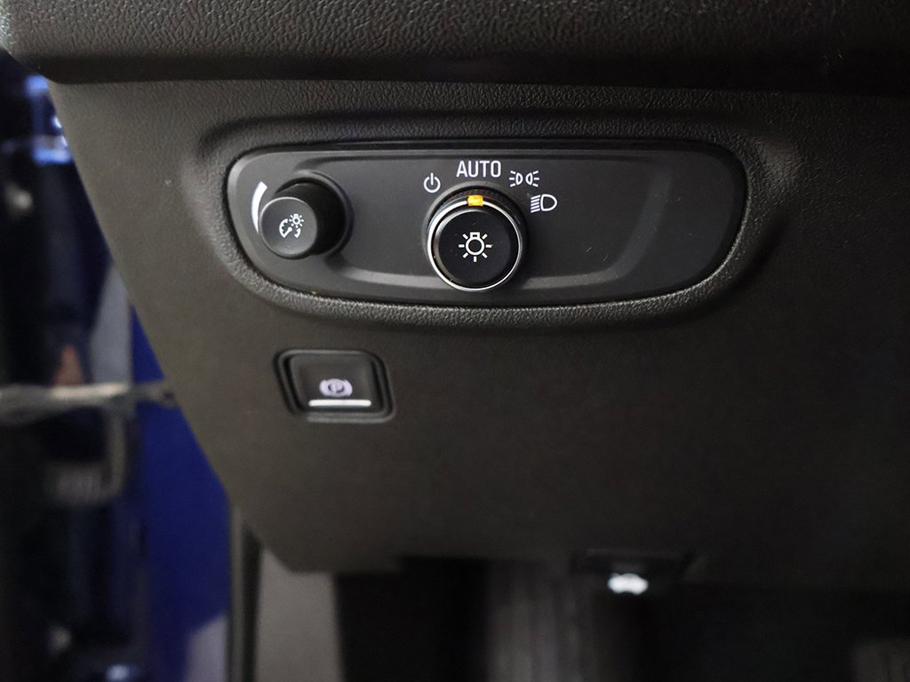 Used 2022 GMC Terrain SLE w/ Driver Convenience Package image 32