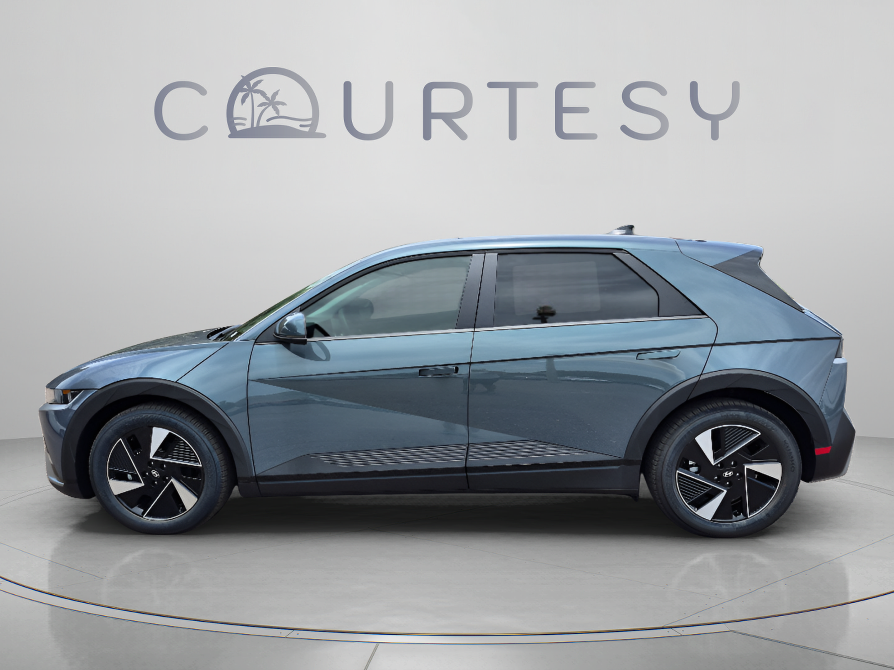 New 2026 Hyundai Ioniq 5 SE AWD/4WD image 2