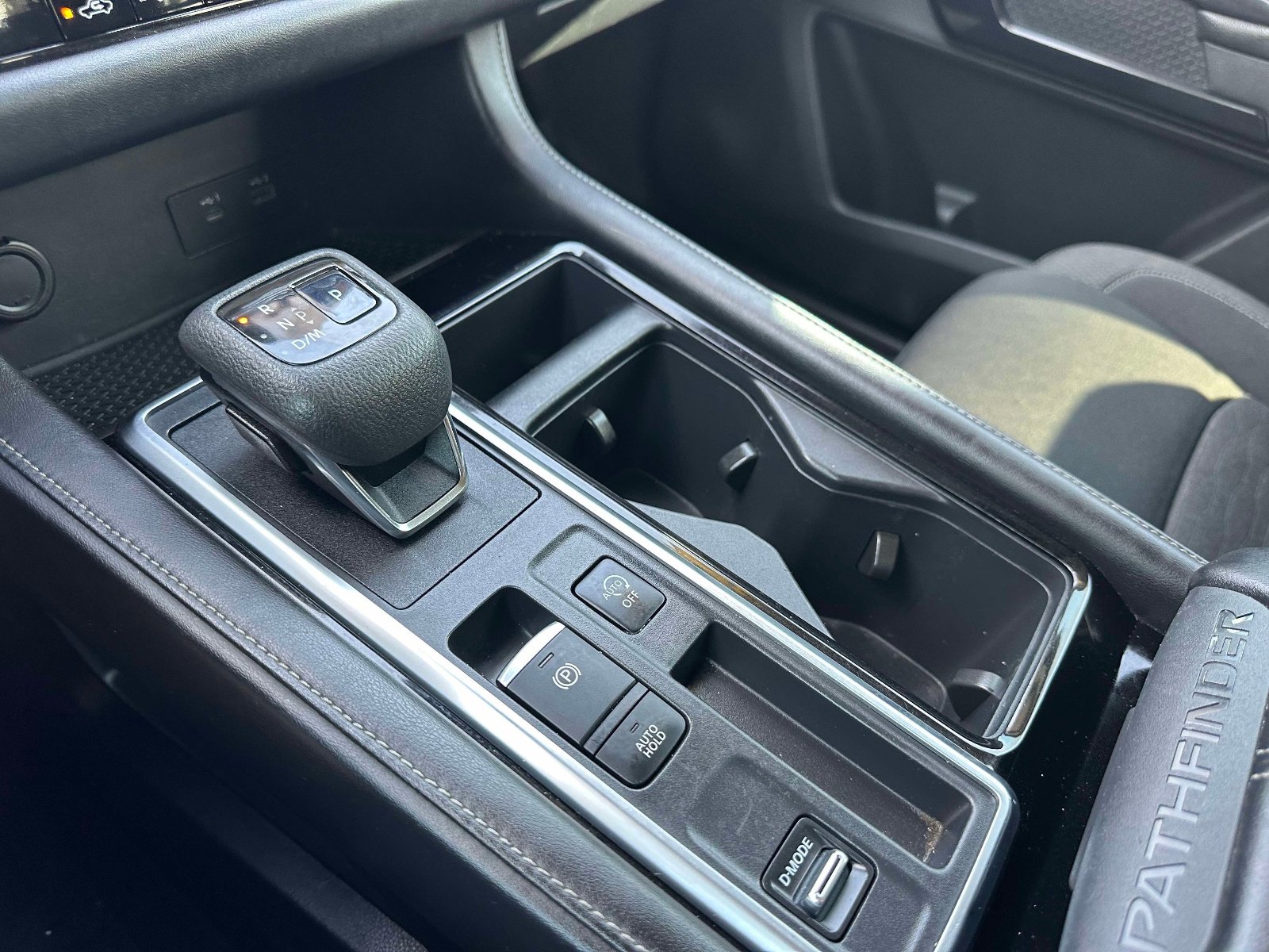 Used 2022 Nissan Pathfinder SV image 26