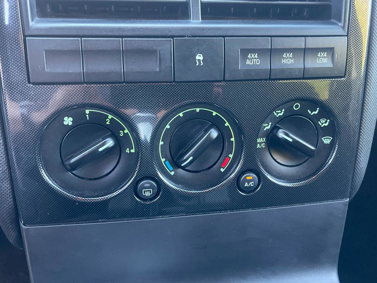 Used 2010 Ford Explorer XLT AWD/4WD image 10