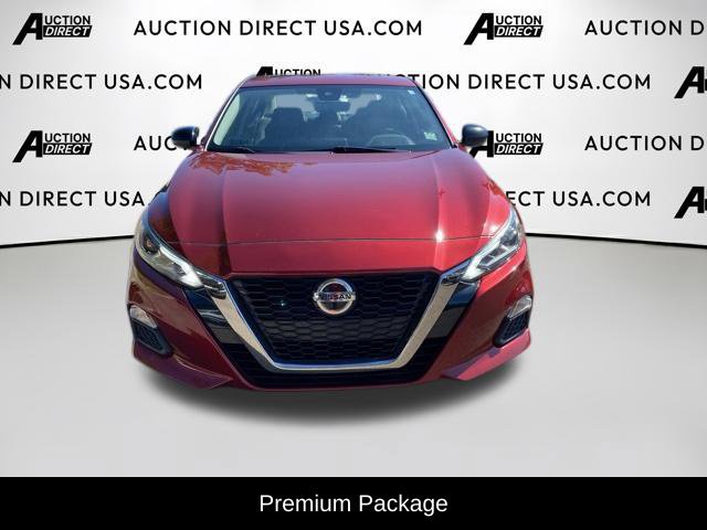 Used 2020 Nissan Altima 2.5 SR w/ Premium Package FWD image 2