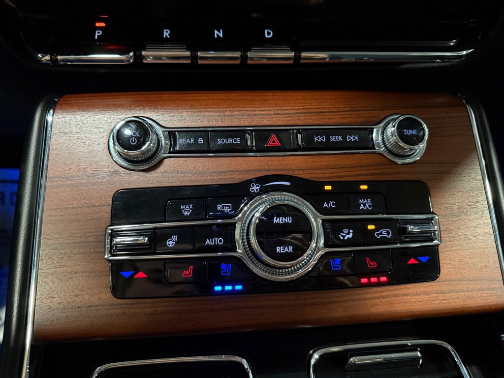 Used 2023 Lincoln Aviator Reserve w/ Elements Package Plus image 35