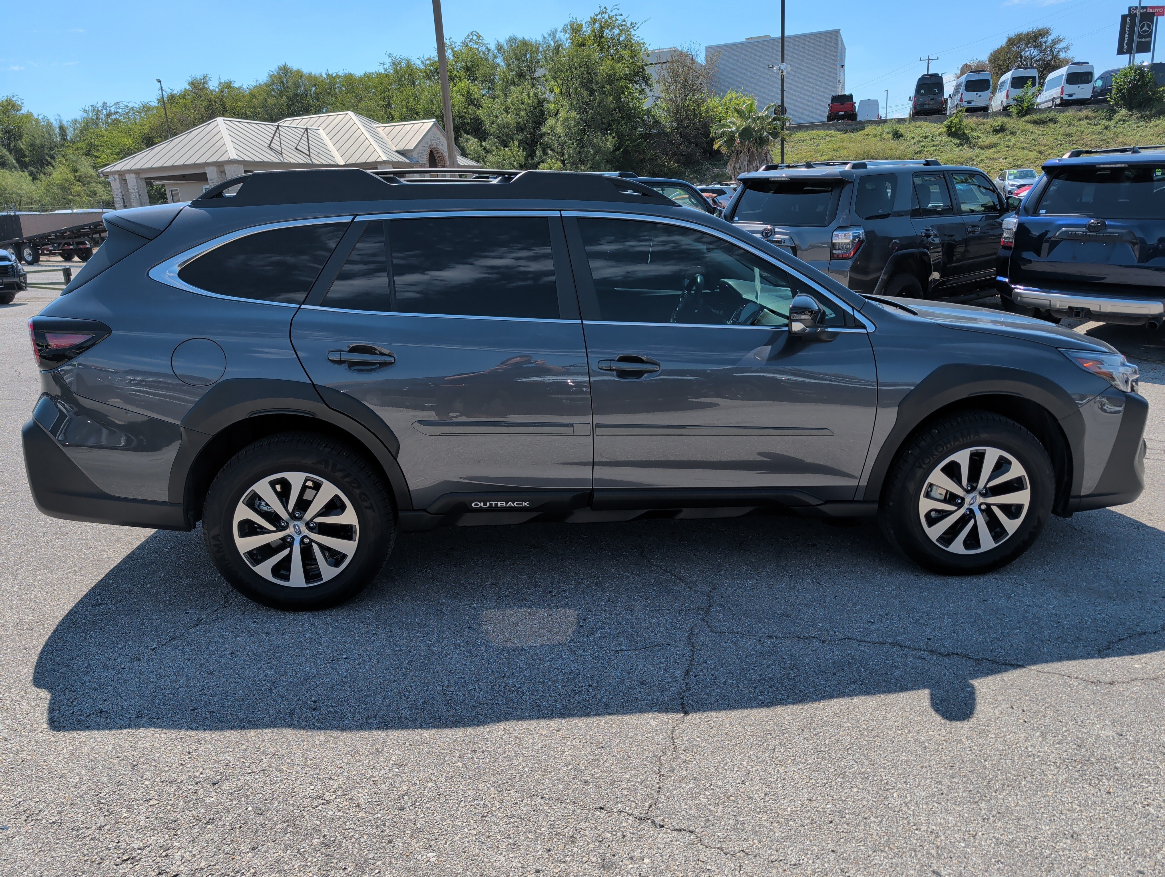 Used 2024 Subaru Outback Premium w/ Popular Package #1A AWD/4WD image 8
