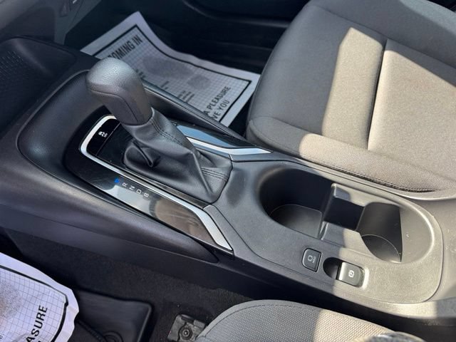 Used 2025 Toyota Corolla LE FWD image 15