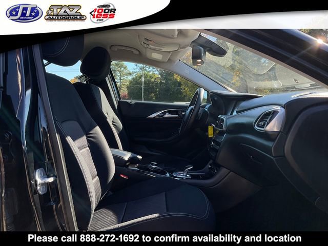 Used 2017 INFINITI QX30 FWD image 14