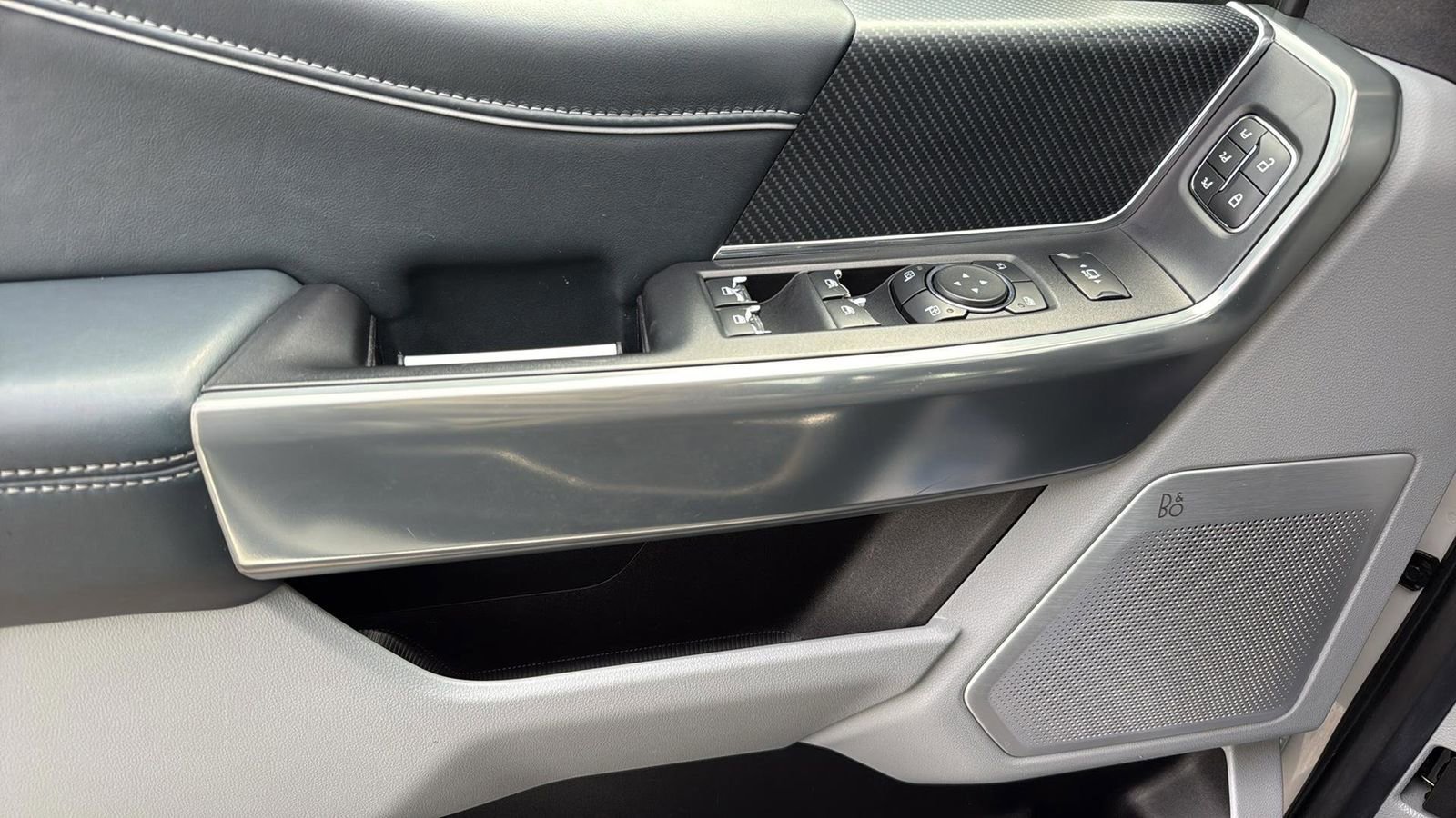 Used 2024 Ford F350 Limited w/ FX4 Off-Road Package image 12