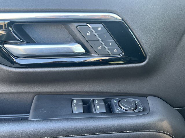 Used 2025 Chevrolet Tahoe Z71 w/ Comfort Package image 24