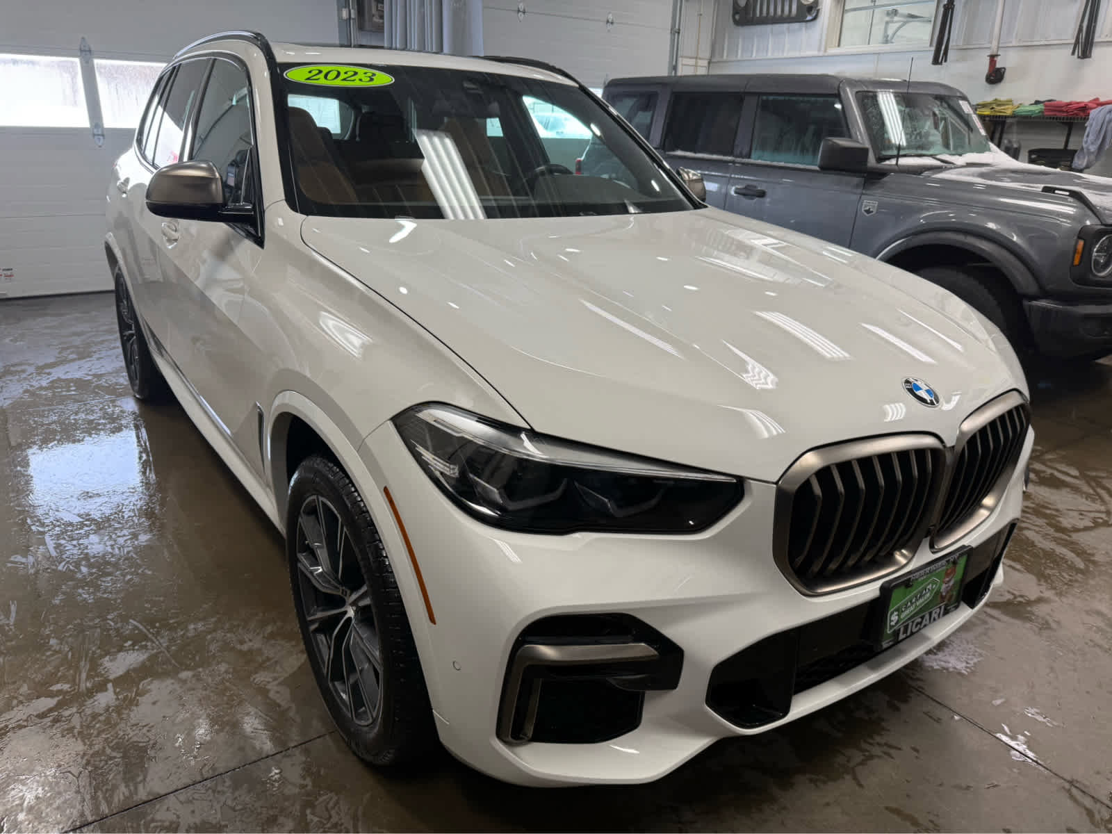 Used 2023 BMW X5 M50i image 3