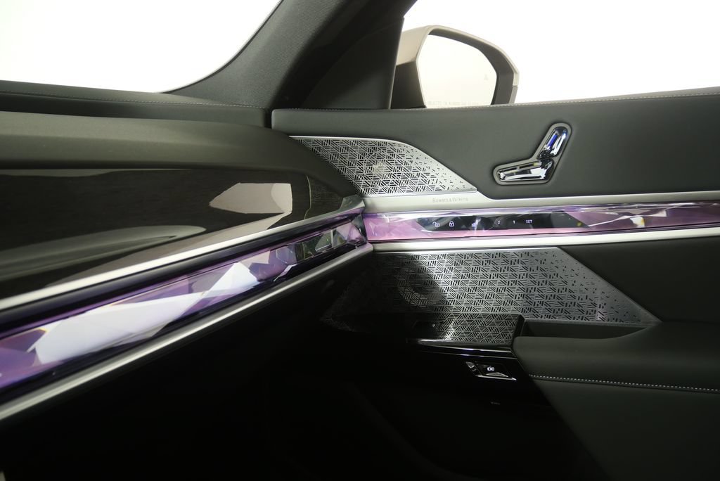New 2026 BMW i7 xDrive60 AWD/4WD image 25