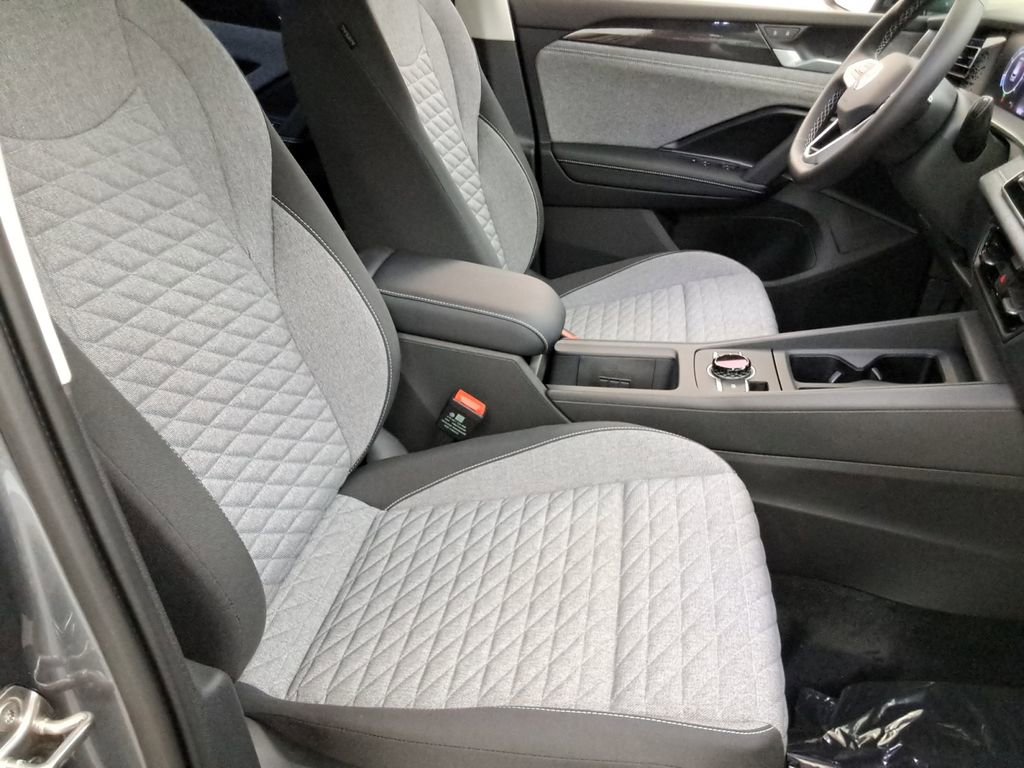 Certified 2025 Volkswagen Tiguan S FWD image 17