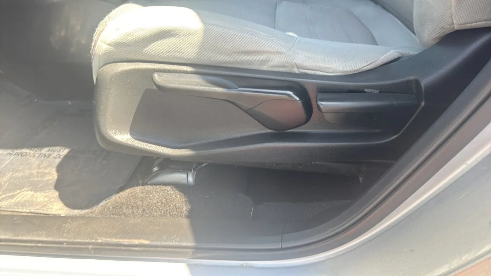 Used 2018 Honda CR-V LX image 15