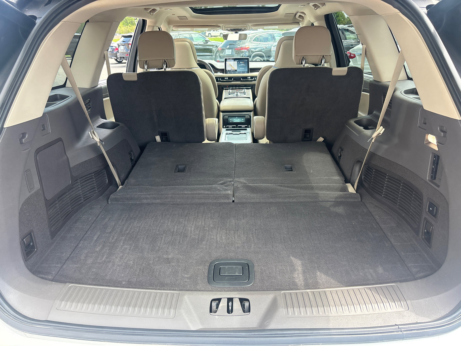 Used 2020 Lincoln Aviator Reserve w/ Equipment Group 202A AWD/4WD image 9