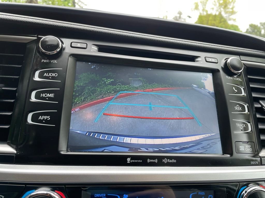 Used 2018 Toyota Highlander XLE AWD/4WD image 16