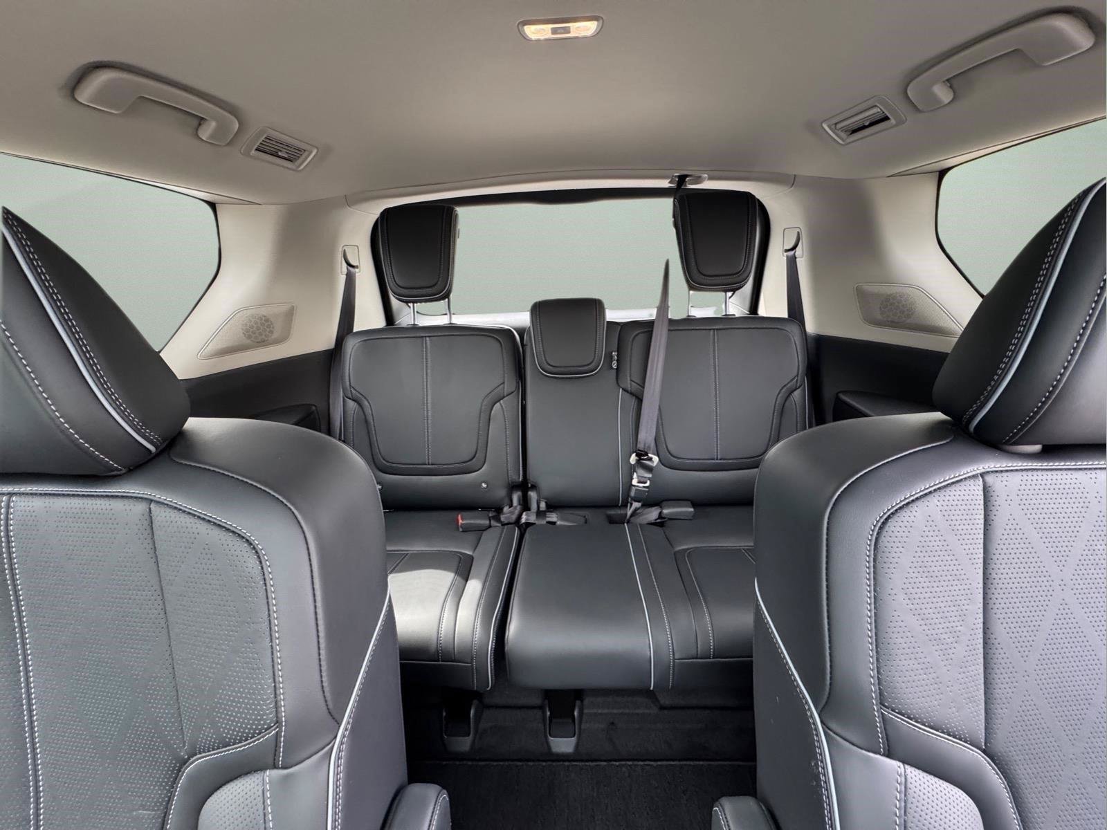 Used 2025 INFINITI QX80 Sensory AWD/4WD image 14