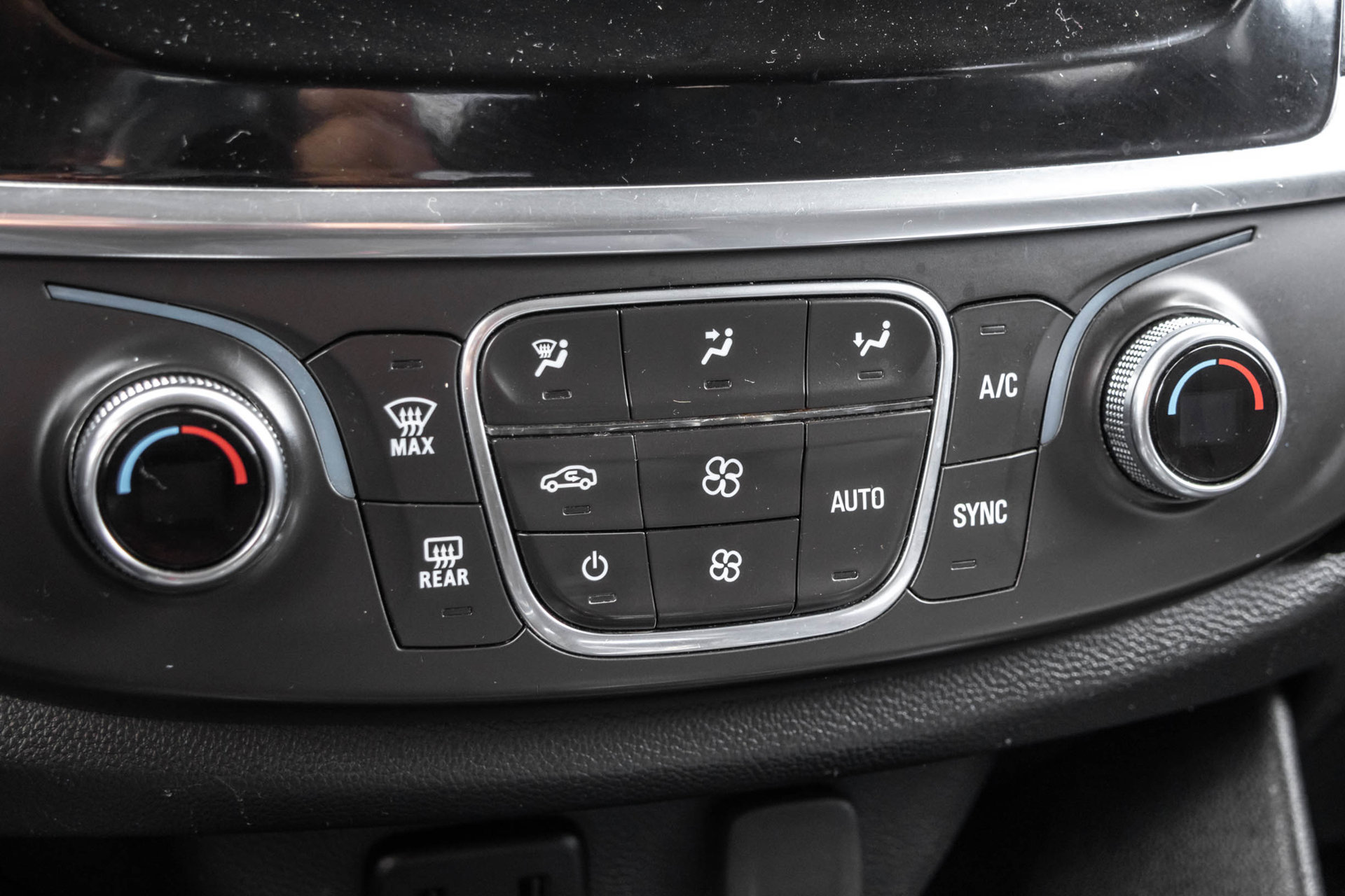 Used 2019 Chevrolet Traverse LS FWD image 29