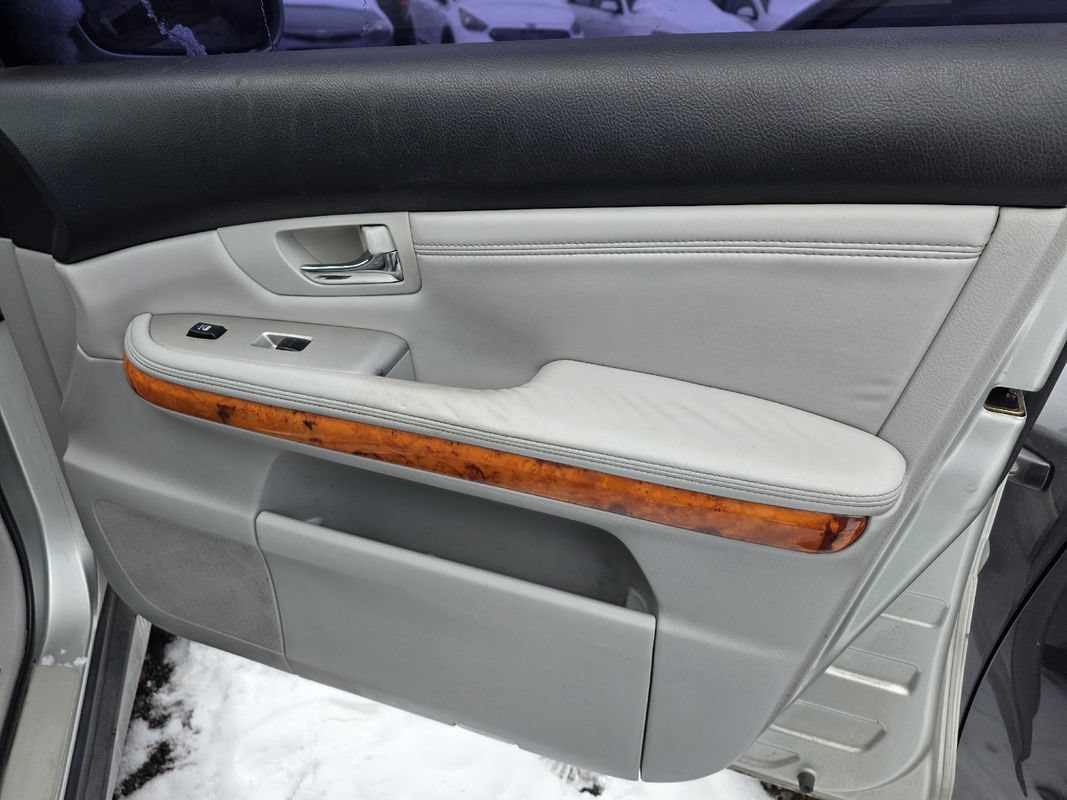Used 2005 Lexus RX 330 AWD w/ Premium Plus Pkg image 25
