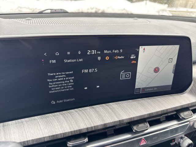 Used 2024 Kia Telluride SX w/ Towing Package image 12