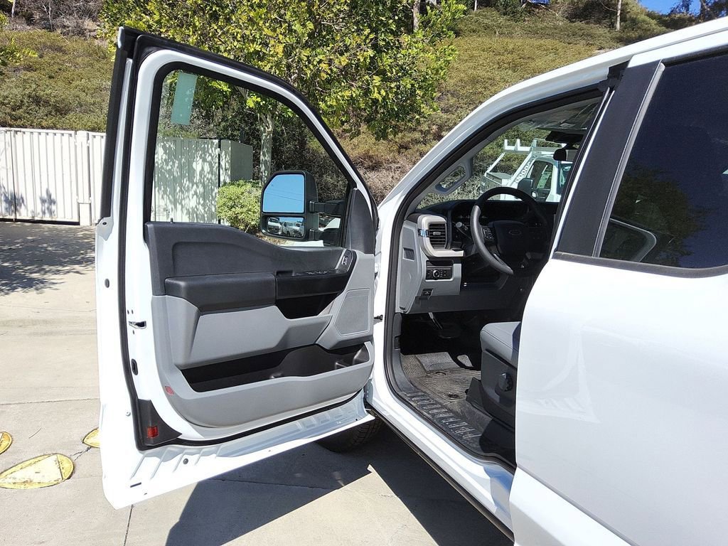 New 2026 Ford F350 XL w/ XL Chrome Package image 5