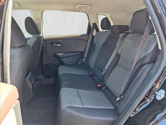 Used 2023 Nissan Rogue SV AWD/4WD image 18