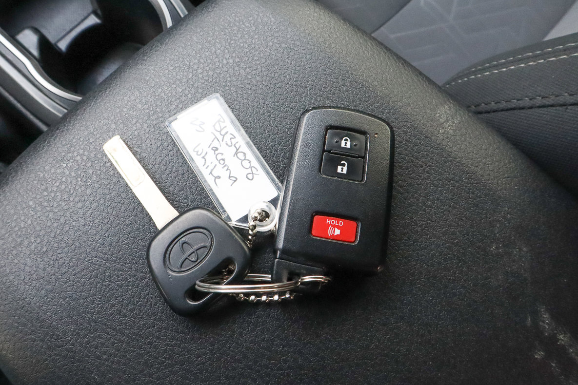 Used 2023 Toyota Tacoma TRD Off-Road image 34