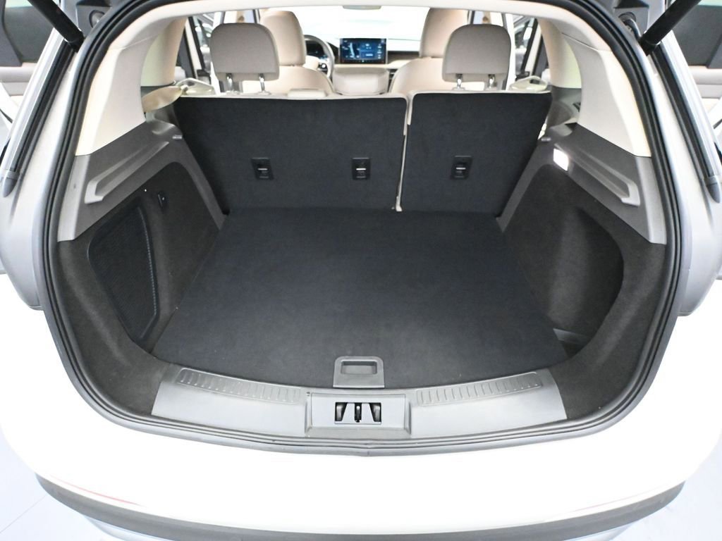 Used 2023 Lincoln Corsair Reserve image 39