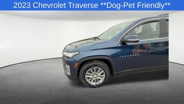 Used 2023 Chevrolet Traverse LT AWD/4WD image 4