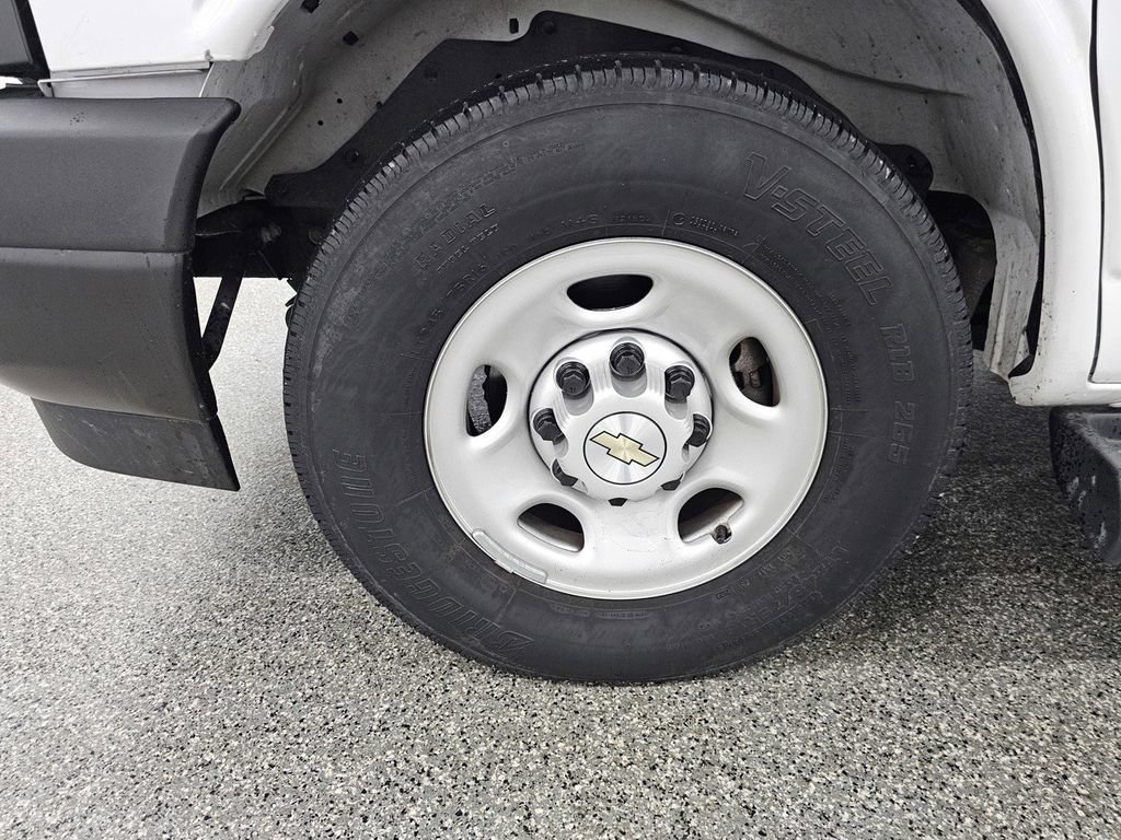 Used 2023 Chevrolet Express 3500 LS RWD image 8