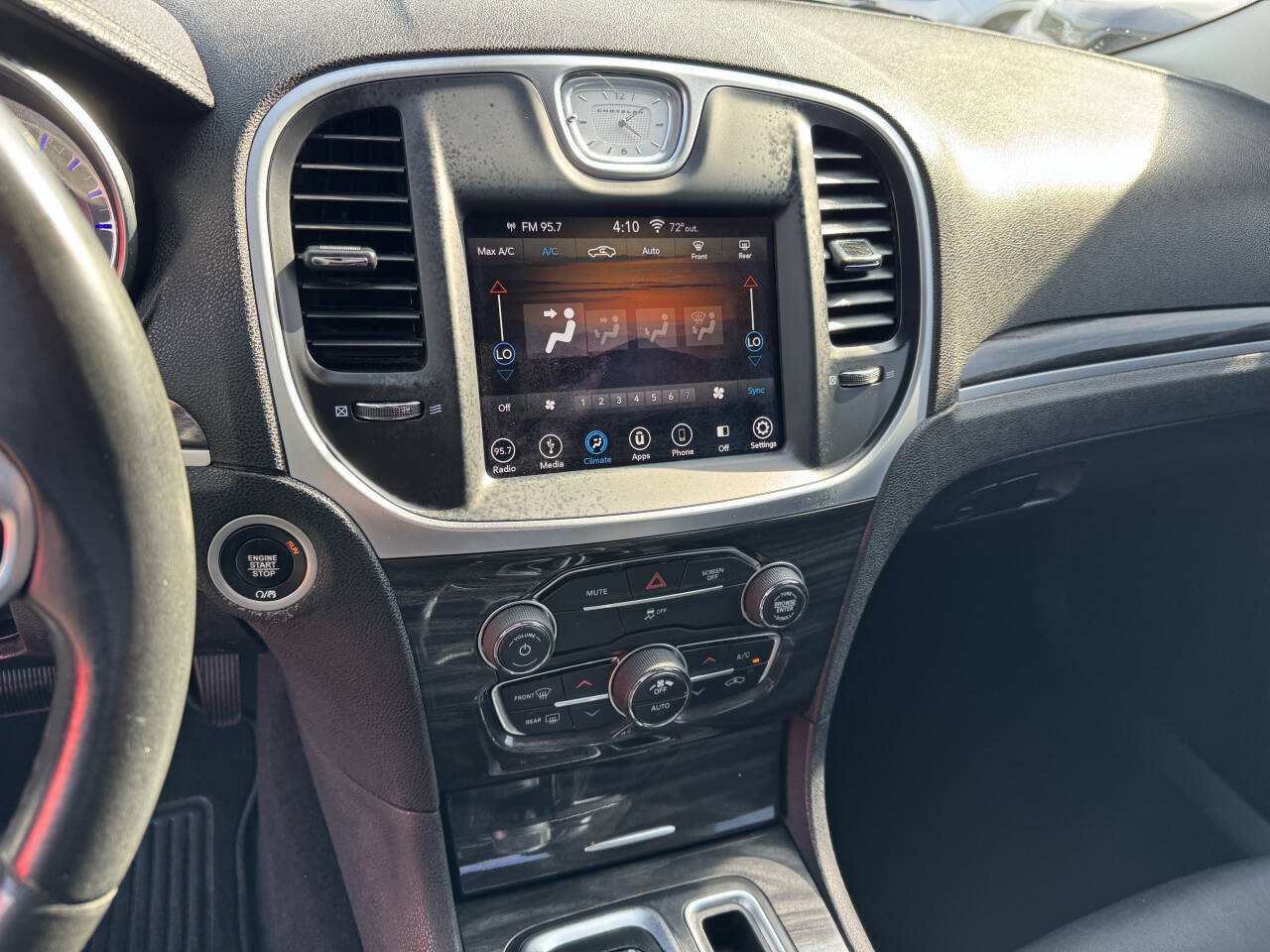 Used 2019 Chrysler 300 Touring w/ Chrome Appearance Package RWD image 11