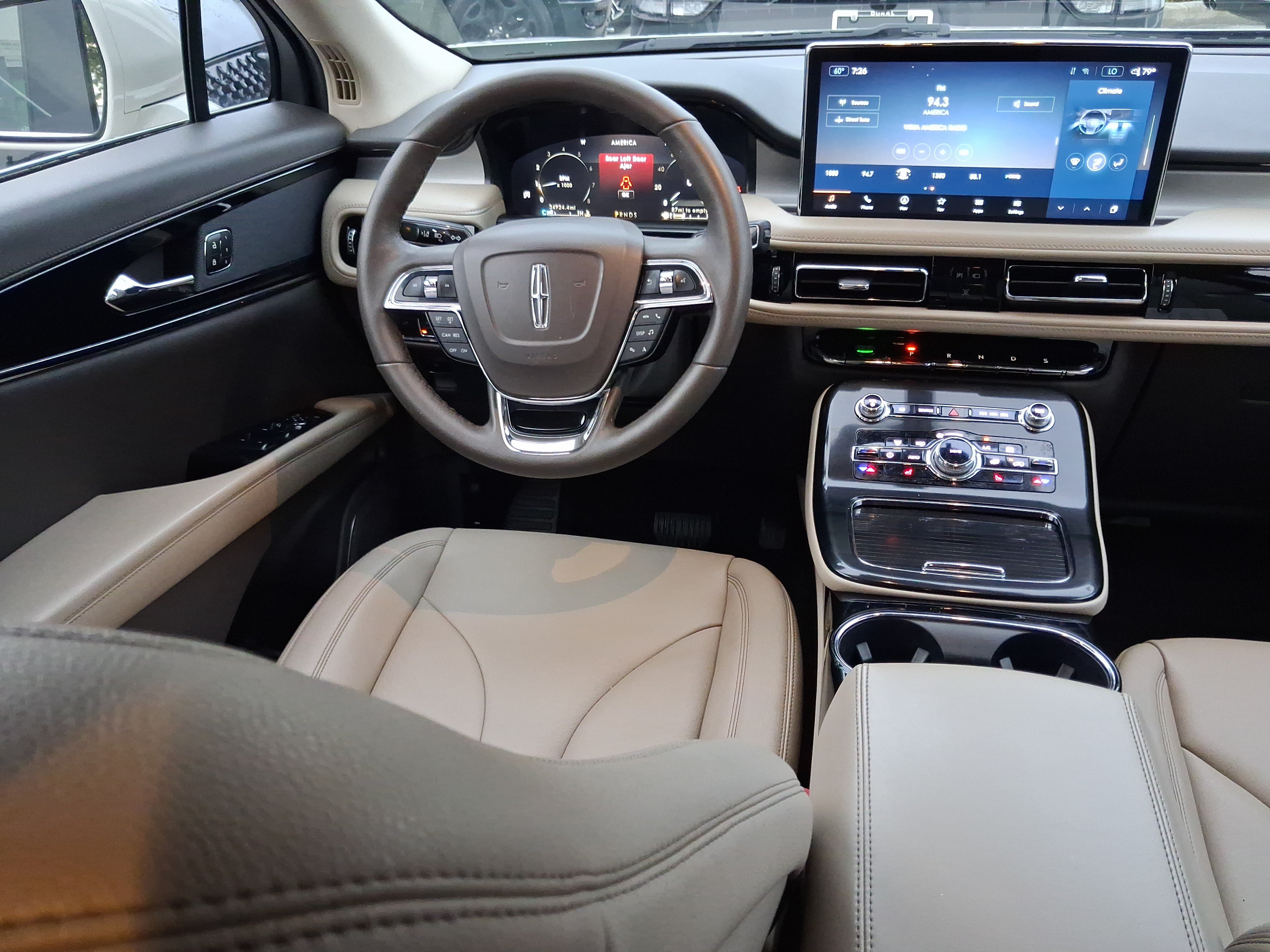 Certified 2023 Lincoln Nautilus FWD w/ Premium Package image 8