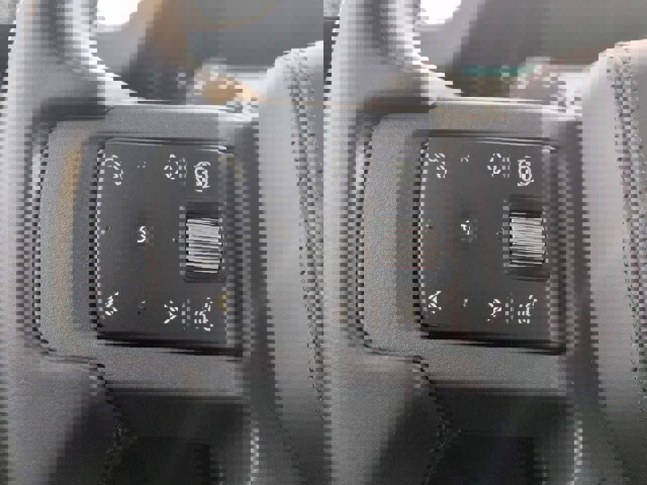 Used 2024 Land Rover Defender 130 X-Dynamic SE image 26