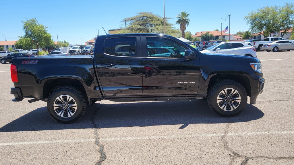 Used 2022 Chevrolet Colorado Z71 AWD/4WD image 11