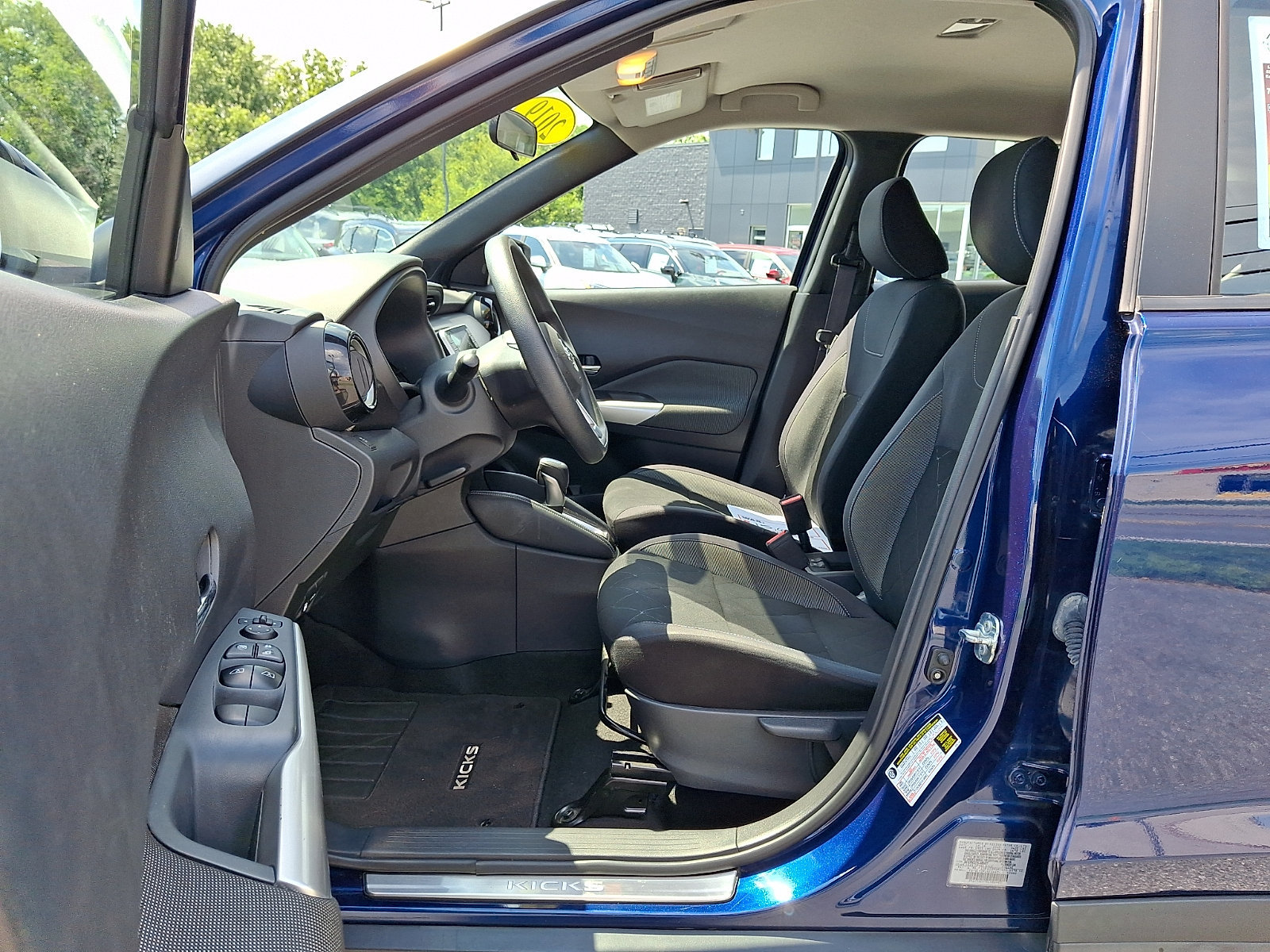 Used 2019 Nissan Kicks SV FWD image 14