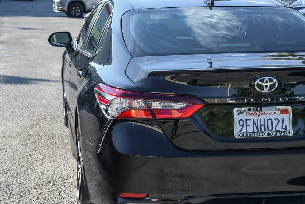 Used 2023 Toyota Camry SE FWD image 6