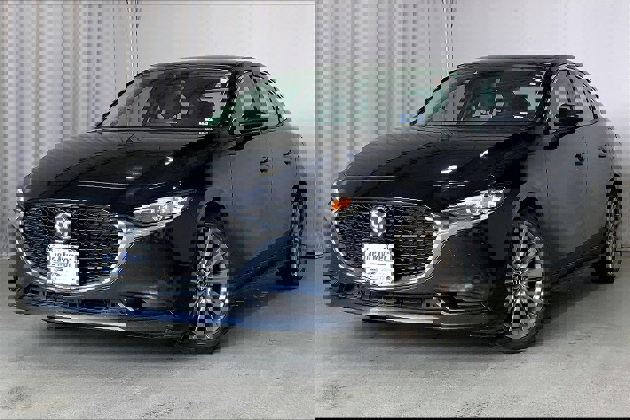 Used 2019 MAZDA MAZDA3 AWD Sedan w/ Preferred Package image 2