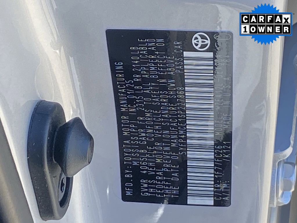 Certified 2025 Toyota Corolla SE w/ SE Premium Package image 35