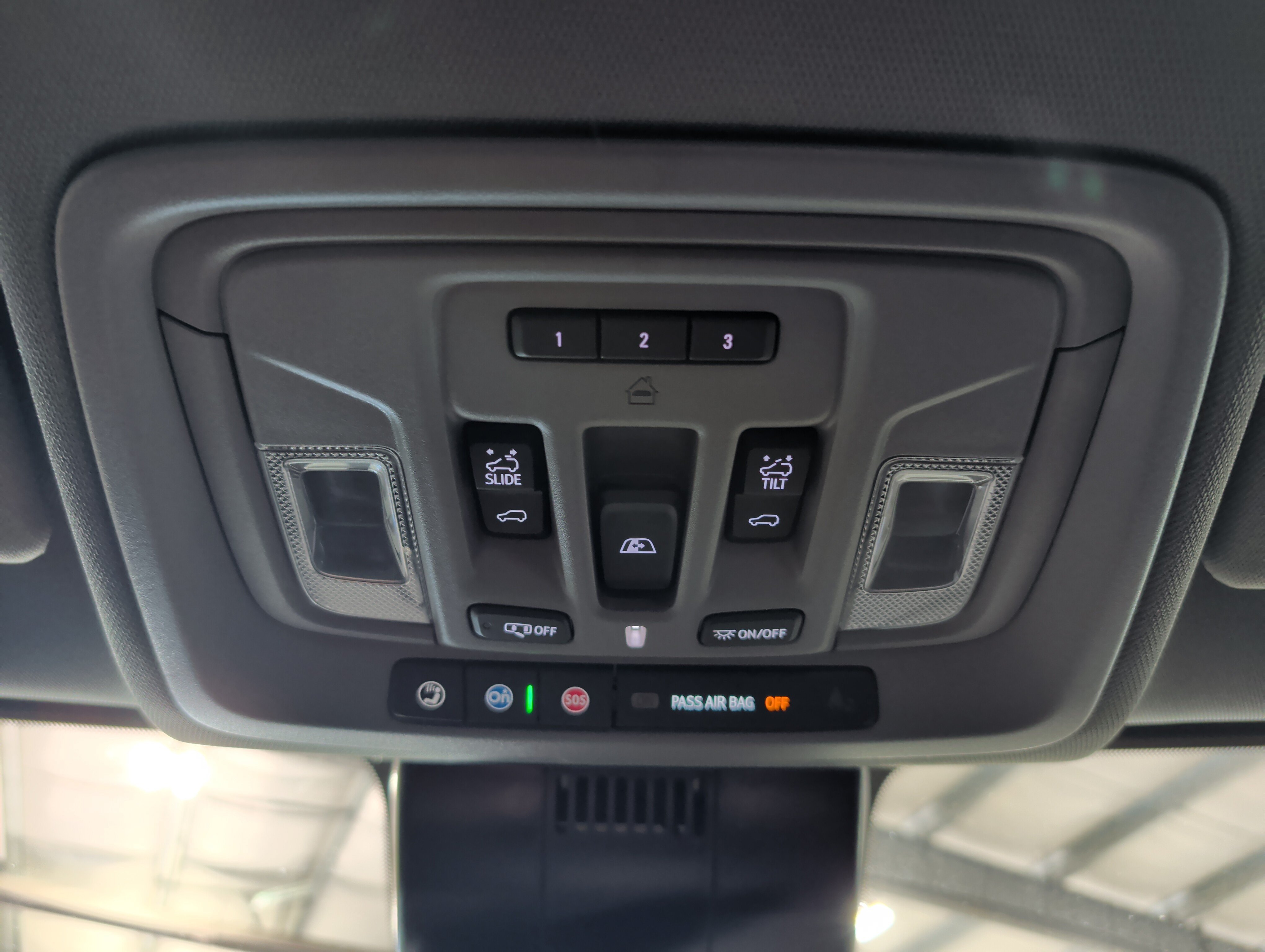 Used 2025 GMC Sierra 3500 SLT w/ SLT Premium Package AWD/4WD image 13