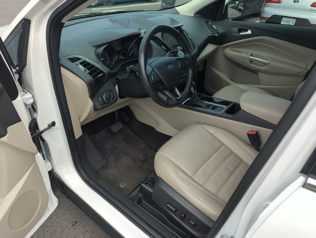 Used 2019 Ford Escape Titanium AWD/4WD image 11