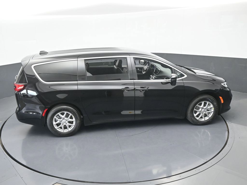 New 2026 Chrysler Pacifica Select image 53